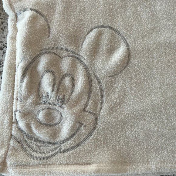 Disney Fleece top - Picture 2 of 4